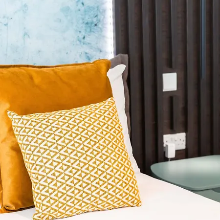 Lejlighed Mercury Tower Superb 1br With Rooftop Pool By Arcobnb