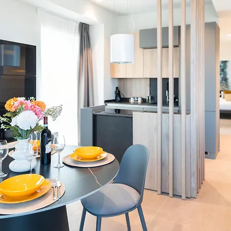 Lejlighed Mercury Tower Superb 1br With Rooftop Pool By Arcobnb *