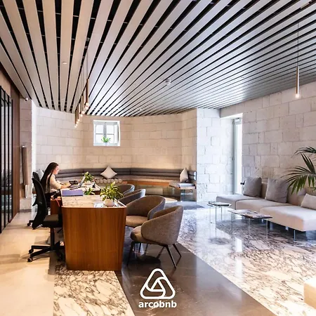 Mercury Tower Superb 1br With Rooftop Pool By Arcobnb *