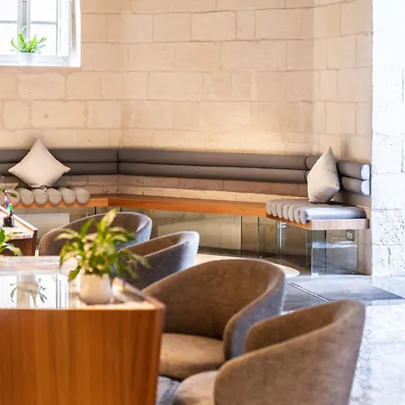 Lejlighed Mercury Tower Superb 1br With Rooftop Pool By Arcobnb