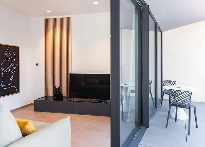 Mercury Tower Superb 1br W Rooftop Pool By Arco Collection アパート